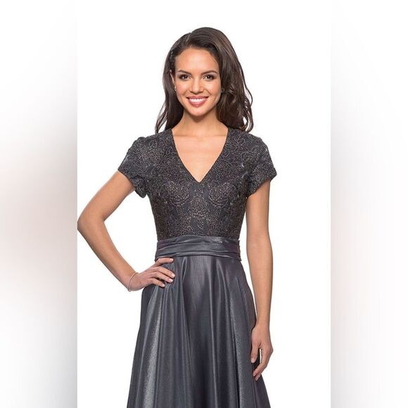 La Femme 26447 Two Tone Satin A-Line V-Neck Gown Platinum Silver Gray - Picture 3 of 16